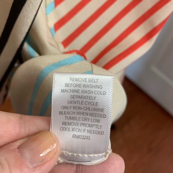 New York and Company- women’s lightweight tunic, size Lg. - Picture 8 of 10